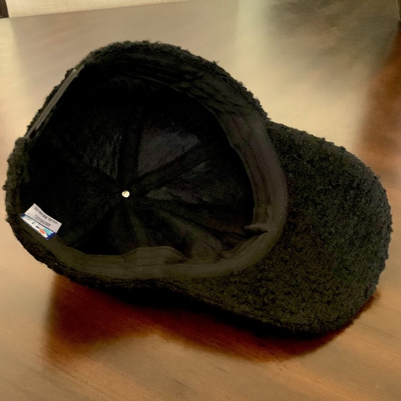 Women’s Teddy Fleece Cap - Picture 6 of 9